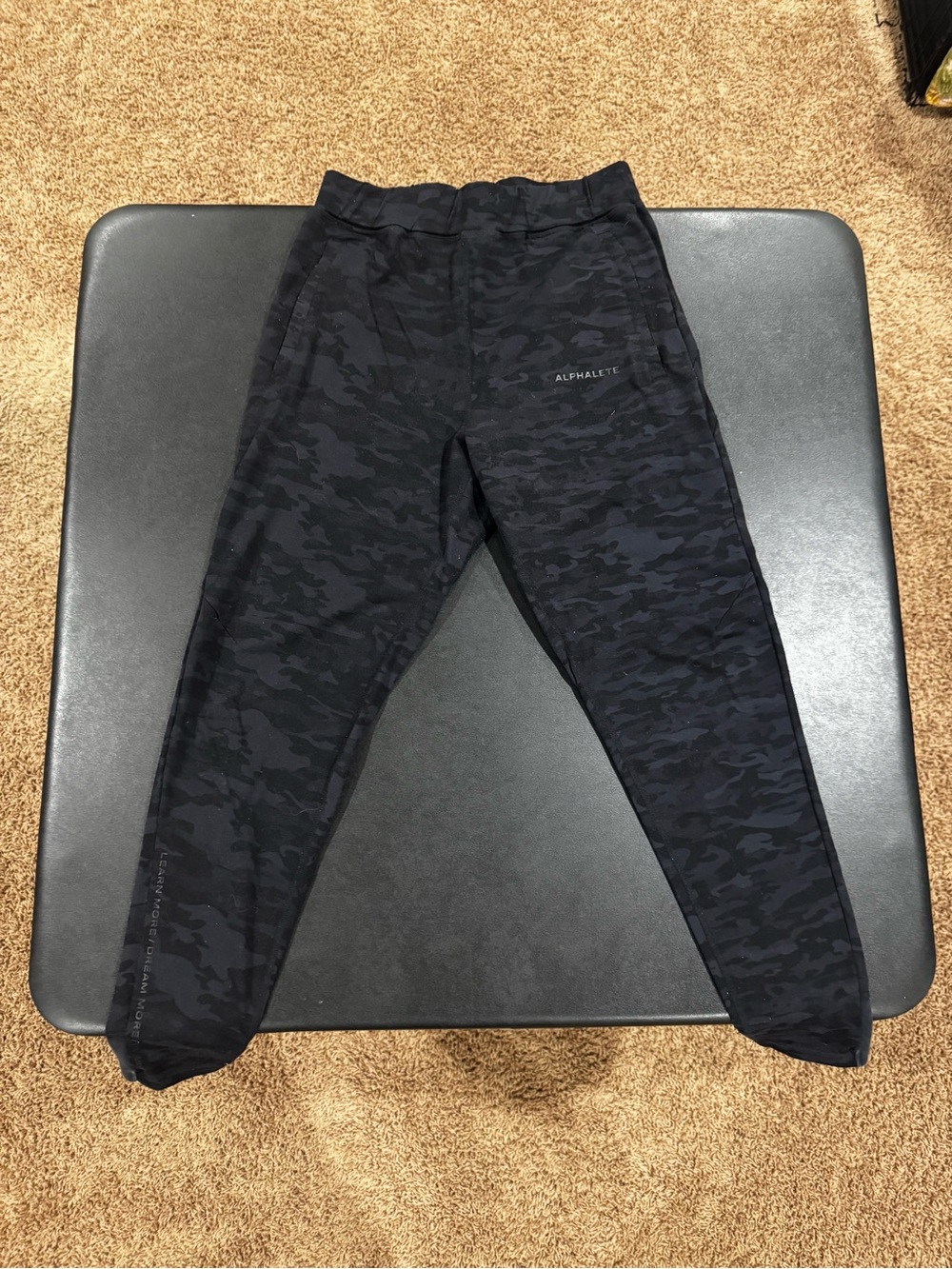 Alphalete Men's M Black Camo Joggers